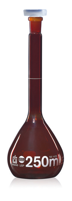 容量瓶 USP, BLAUBRAND®, A级, DE-M, 硼 3.3, 带 PP 塞子, 棕色, USP 批次证书